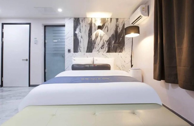 ON & OFF HOTEL