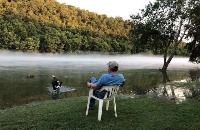 En las orillas del río Whiter, privado con rampa, ideal para reuniones y pesca