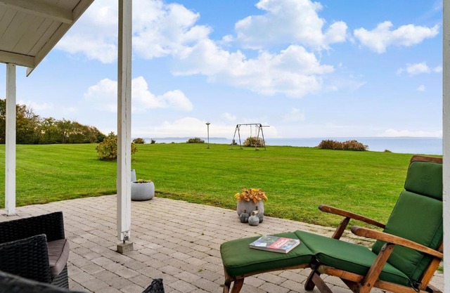 On the Beach - Summerhouse