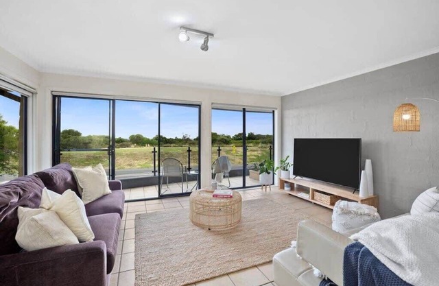 On The Esplanade - Seafront Apartment