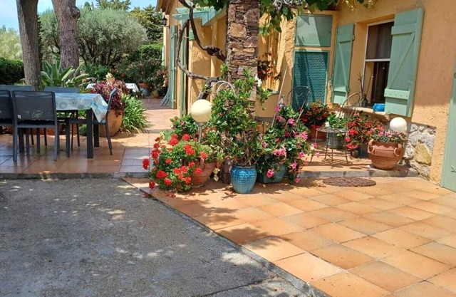 On the heights of Ollioules Semi-detached house Exceptional view