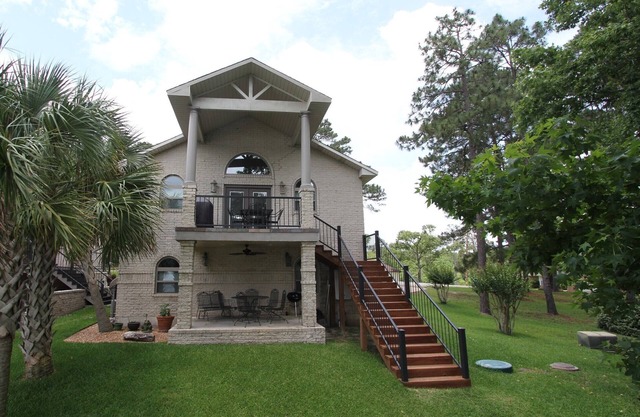 Waterfront Get-a-way, Rayburn Country