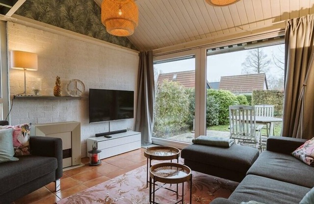 Onderdemolen 108 comfortable Holidayhome near the North Sea