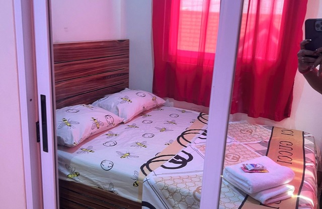 One bedroom 1 bathroom appartment with kitchen, leaving room family friendly