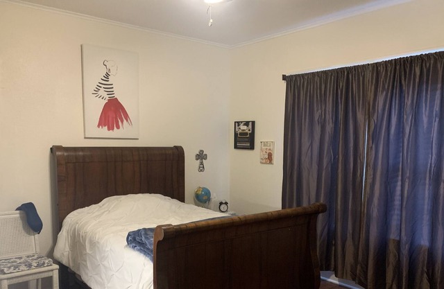 One Bedroom and One Shared Bathroom in Historic Downtown Batesville.