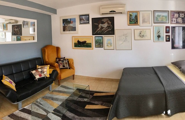 Apartamento de una habitación con terraza y vista al mar Prvic Luka, Prvic (A-21276-a)