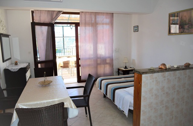 Apartamento de una habitación en la playa Luka Dubrava, Peljesac (A-284-b)