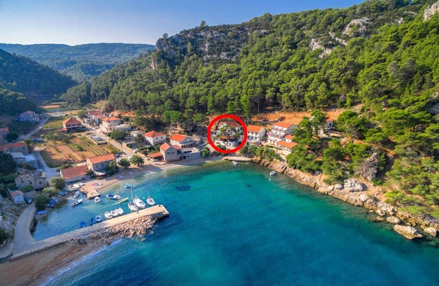 Apartamento de una habitación en la playa Bahía Vela Stiniva, Hvar (A-6864-b)