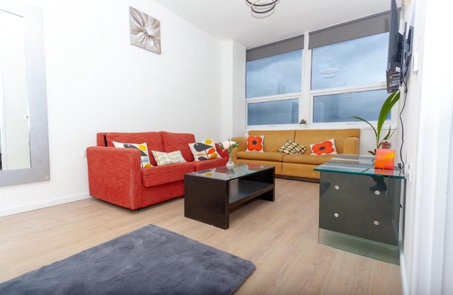 One Bedroom apartment Serviced apartment Smethwick flat 313