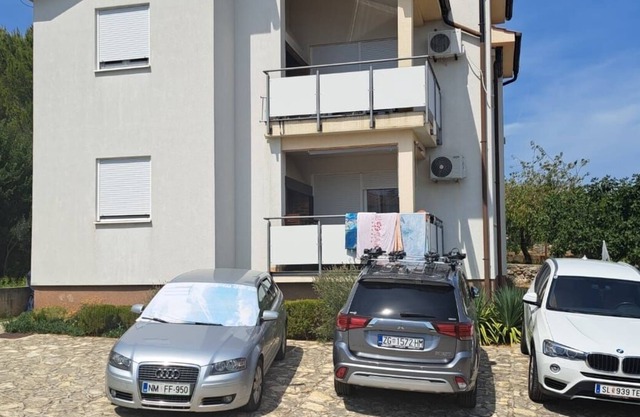 One bedroom apartment with terrace and sea view Banj, Pašman (A-21659-a)