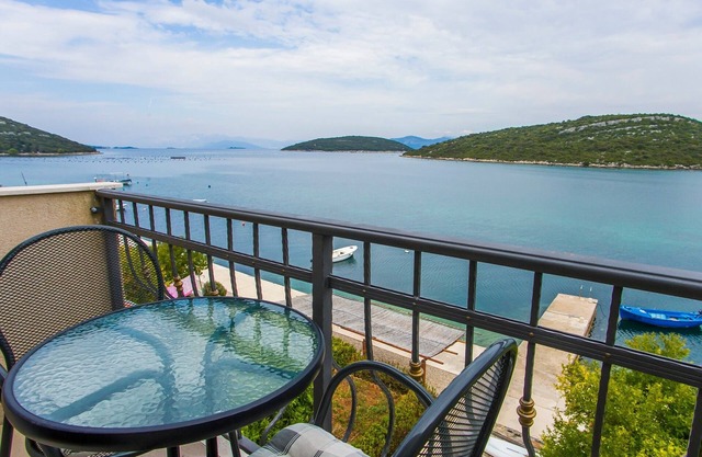 Apartamento de una habitación en la playa Luka Dubrava, Peljesac (A-24568-c)