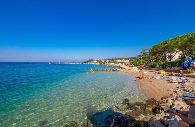 One bedroom apartment with terrace and sea view Kremenići, Krk (A-21679-d)