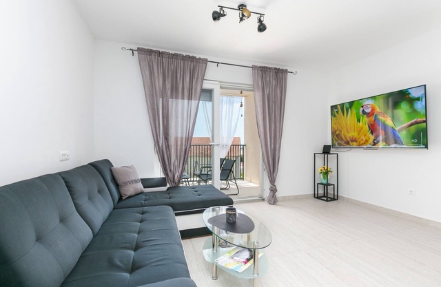 Apartamento de una habitación con terraza y vista al mar Mravince, Split (A-24324-a)
