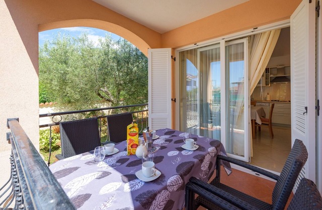 Apartamento de una habitación con una terraza Basanija, Umag (A-3402-a)