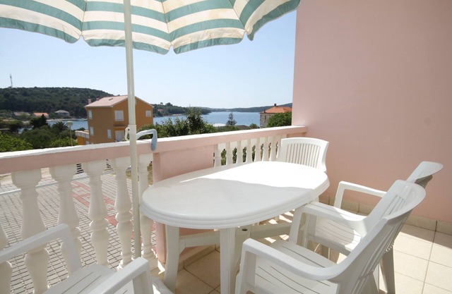 Apartamento de una habitación con terraza y vista al mar Bahía Soline, Dugi otok (A-448-c)