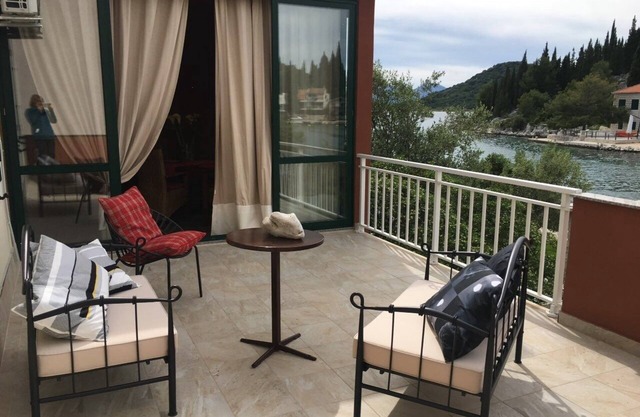 Apartamento de una habitación en la playa Blace, Usce Neretve (A-16068-d)