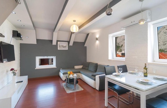 One-Bedroom Apartment Vangrad 01
