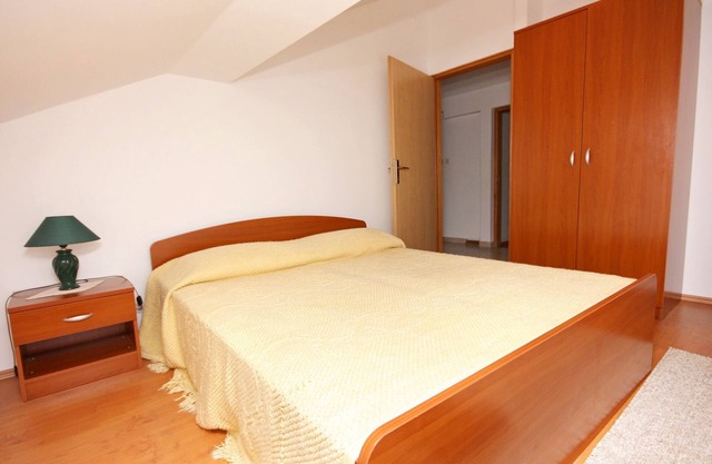 Apartamento de una habitación con una terraza Ljubac, Zadar (A-5947-a)
