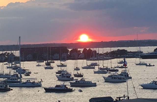 One bedroom apartment with a pullout sofa, sleeps 4. Right on the harbor.