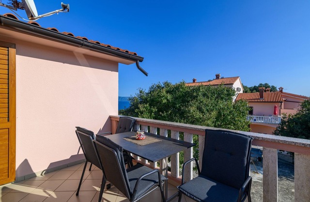 Apartamento de una habitación con terraza y vista al mar Duga Luka (Prtlog), Labin (A-2335-d)