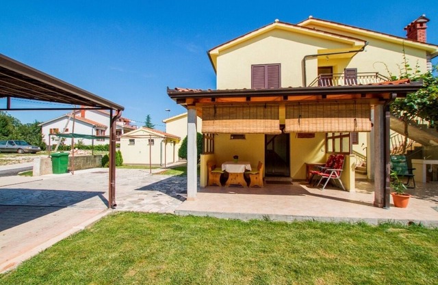 Apartamento de una habitación con una terraza Vinez, Labin (A-11851-a)