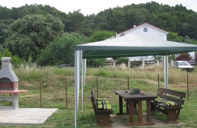 One bedroom apartment with air-conditioning Supetarska Draga - Donja, Rab (A-15602-c)