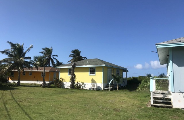One bedroom cottages beach front location