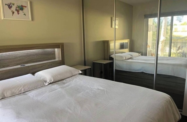 One bedroom furnished apartment close to cafe, community centre, tram into town