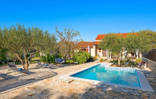 One-Bedroom Holiday Home In Konjevrate