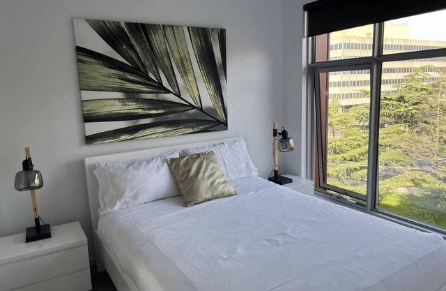 Apartamento amueblado moderno de una habitación