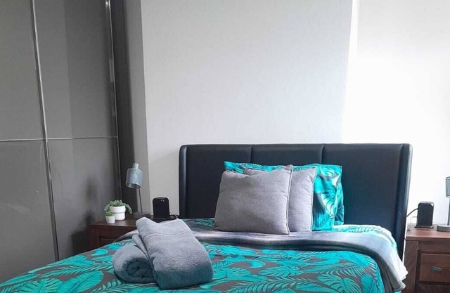 One Bedroom modern apartment. Could sleep 3 people.