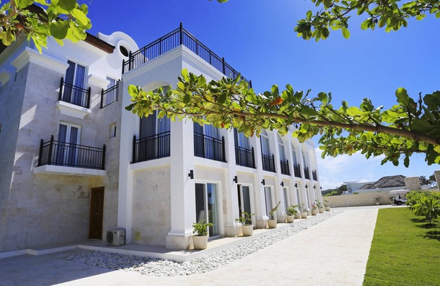 One-bedroom Oceanview Penthouse Apartment