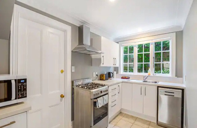 One-Bedroom Parnell Charmer