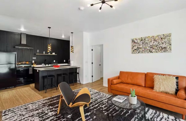 One-bedroom penthouse suite-located downtown White Salmon, suite 13
