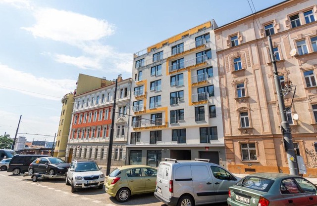 One bedroom penthouse apartment # 82 in the brand new building close to the city center with free parking