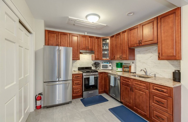 One bedroom Pied a Terre - a lovely new and clean Greenport place
