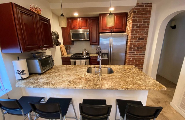 One block from the beach. 2 bed/2 bath apartment.