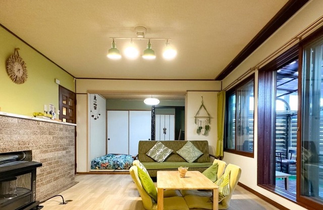 One group one building with natural hot springs / Shiraoi-gun Hokkaidō