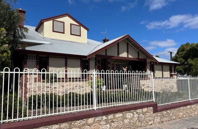 One of Maitland's original homes, transformed into a quality place to holiday.