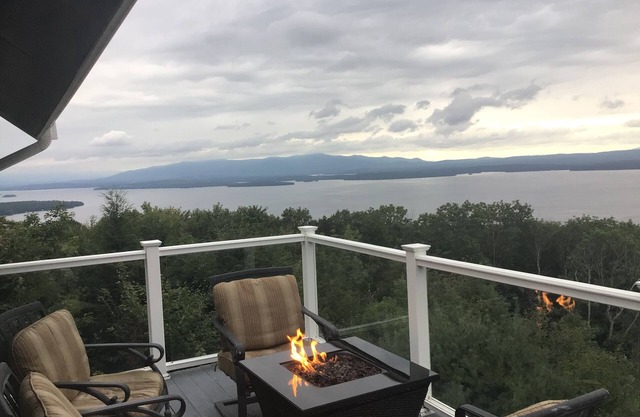 Una de las mejores vistas del lago Winnipesaukee, montañas, amaneceres y observación de estrellas.