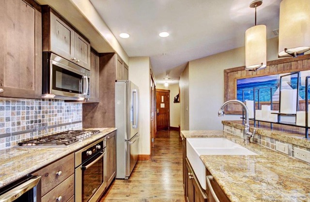 One Ski Hill Place S8322