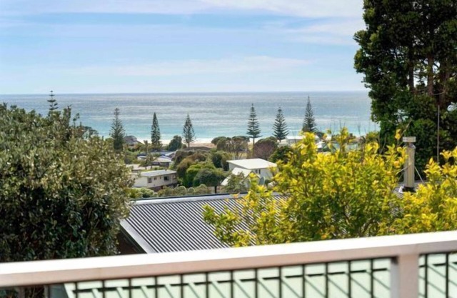 Onemana Retreat - Sea Views