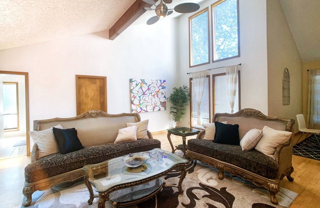 #Oneofakind 5B Retreat w/Pool table,Sauna,Koi Pond
