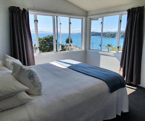 Oneroa Bay View Apartment