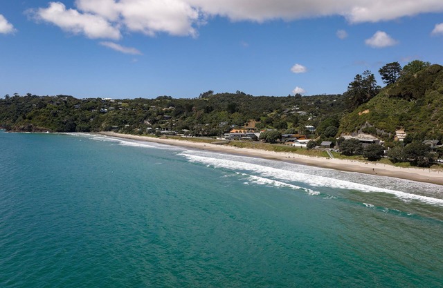 Onetangi Beach Apartment 7