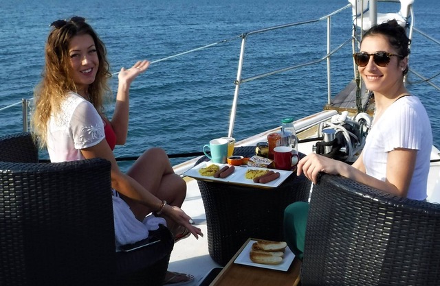 Only Boat & Breakfast in Aruba - Stay in an air conditioned cabin