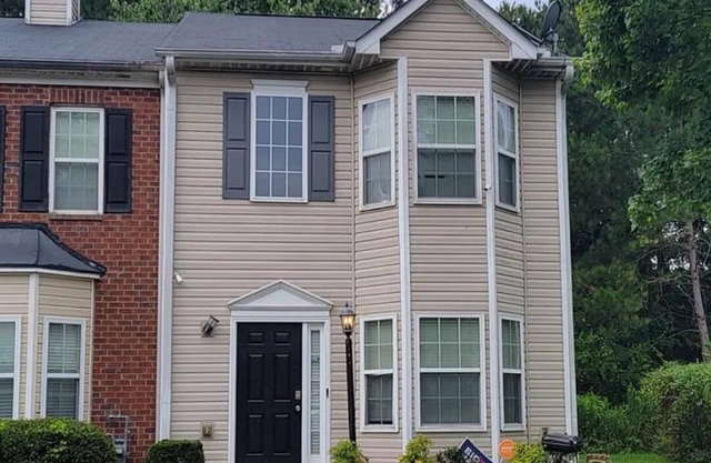 Charming Stay in Atlanta: Welcome to 2619 Rocky Court!