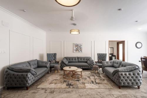 Onyx Apartment 303 by StayJade 3BHK AC Nr MG Road