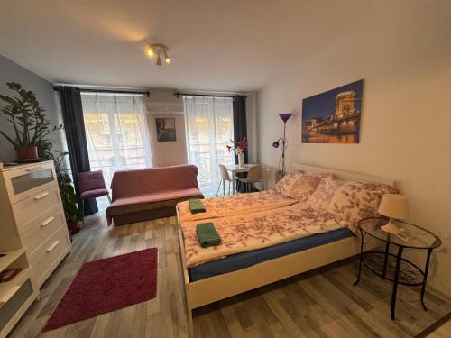 Onyx apartment with Free private garage + AC