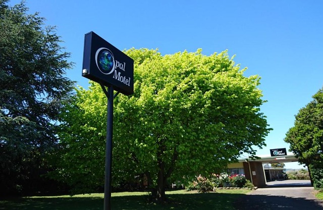 Opal Motel
